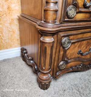 y327- Immaculate Pulaski Dresser Chest. Loading Assistance Available - Image 6