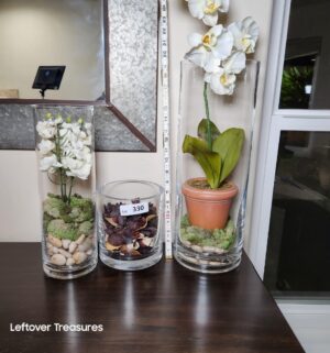 y330- glass vases - Image 1