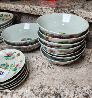 y345- antique Chinese Famille Rose porcelain dishes, Jiangxi Jingdezhen Famous Porcelain - Image 3
