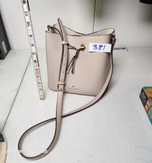 y381- Kate Spade Hand bag - Image 1
