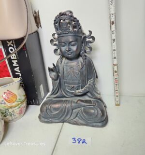 y382- plastic statue of the Bodhisattva Guanyin - Image 1