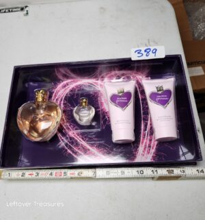 y389- Vera Wang Princess Perfume Set - Image 1