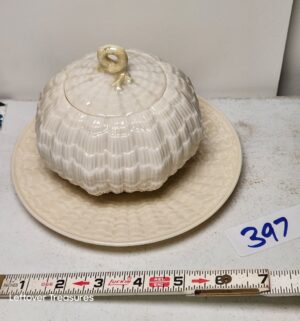 y397- Belleek Pottery sugar bowl - Image 1