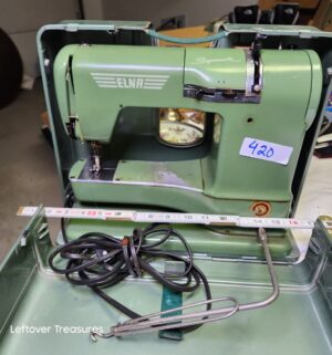 y420- vintage Elna Supermatic sewing machine