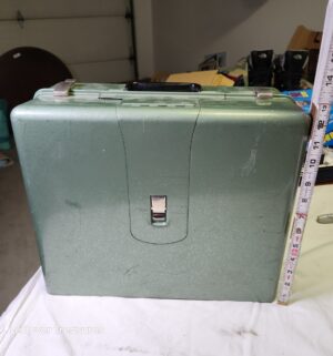 y420- vintage Elna Supermatic sewing machine - Image 3
