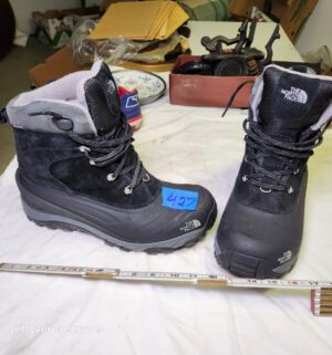 y427- The North Face Boots. Size 13 - Image 1