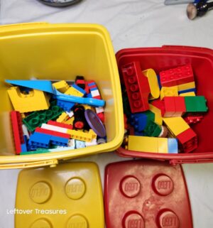 y431- vintage legos - Image 2