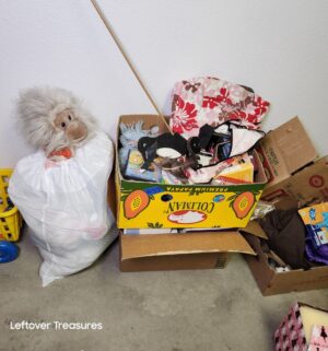 y437- household item collection. Items in boxes and bags - Image 1