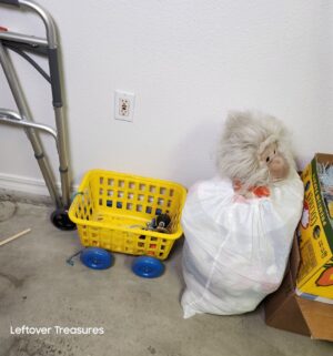 y437- household item collection. Items in boxes and bags - Image 2
