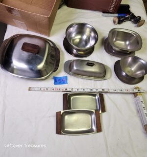 y438- mid century dishes - Image 1