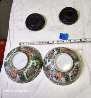 y439- pair of Chinese Rose Medallion porcelain bowls - Image 3