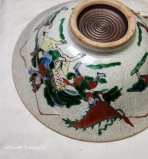 y442- 20th-century Chinese bowl featuring a crackle glaze finish - Image 3
