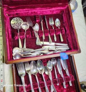 y446- mis match silver plate flatware w/ box - Image 2