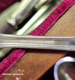 y446- mis match silver plate flatware w/ box - Image 3
