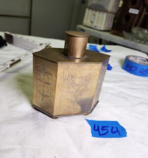 y454- vintage Chinese hexagonal brass tea caddy - Image 2