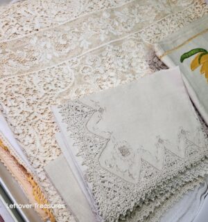 y461- vintage lace linen - Image 2