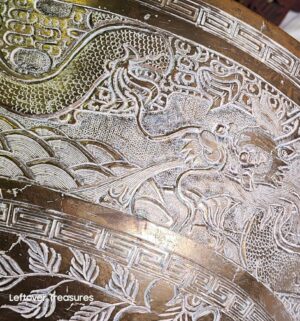 y464- vintage or antique Chinese brass bowl featuring engraved dragon and phoenix motifs and a Greek key fret border - Image 6