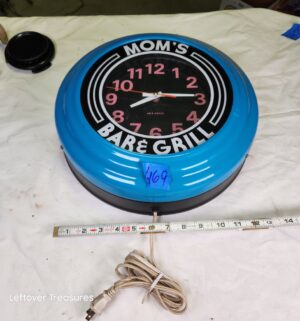 y469- moms bar and grill light up wall clock