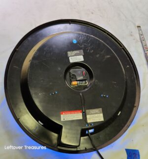 y470- 1999 Bud Light analog wall clock. Lights up - Image 3