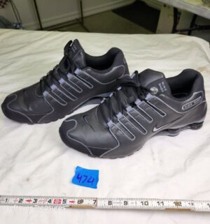 y474- Size 12 Nike shox shoes
