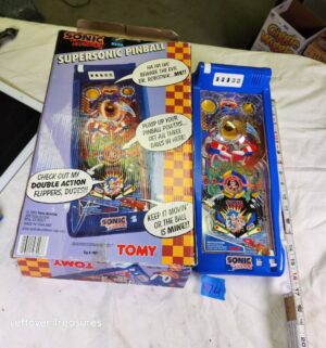 y475- vintage Tomy Sonic the Hedgehog Supersonic Pinball tabletop game