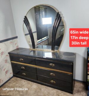a8- 6 Drawer dresser w/ mirror. 1990s