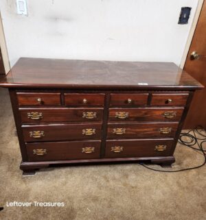 a17- Very Nice Ethan Allen 10 Drawer Dresser