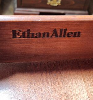 a17- Very Nice Ethan Allen 10 Drawer Dresser - Image 3