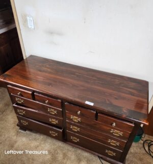 a17- Very Nice Ethan Allen 10 Drawer Dresser - Image 4
