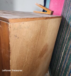 a27- Mid Century Dresser Chest. Solid Wood - Image 5