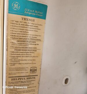 a30- large GE Refrigerator. Works great. Ice maker was working. Small rust seen on the bottom corner. Not pictured - Image 4