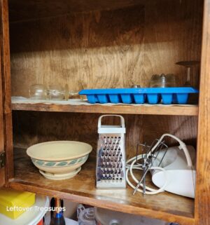 a39- all dishes, kitchen misc in cabinets - Image 3