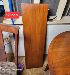 a48- Mid Century 4 Chair Dining Table. 1950s. Solid Wood w/ leaf. Great shape - Image 4