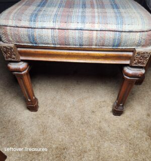 a63- Vintage Jessup Furn. Baroque Style Dining Table w/ cane style back chairs. Very Solid table - Image 8