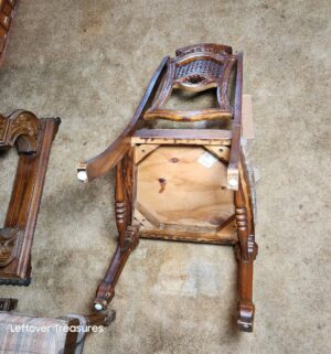 a63- Vintage Jessup Furn. Baroque Style Dining Table w/ cane style back chairs. Very Solid table - Image 13
