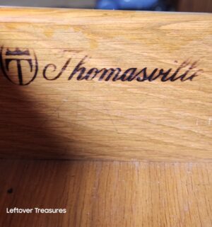 a66- writing desk by Thomasville Furniture in an English Regency style - Image 3