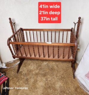 a82- vintage Jenny Lind-style rocking cradle - Image 1