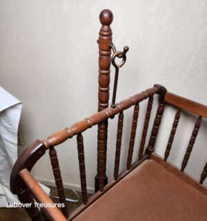 a82- vintage Jenny Lind-style rocking cradle - Image 3