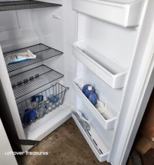 a88- 2024 Frigidaire Freezer. Tested/works. - Image 3