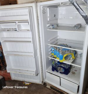a91- Danby Refrigerator. Stored in Garage. Tested/works - Image 3