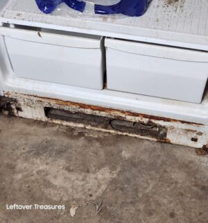 a91- Danby Refrigerator. Stored in Garage. Tested/works - Image 4