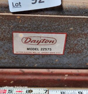 a92- vintage Dayton Model 2Z575 4-inch belt sander. Powers on - Image 2