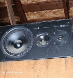 a102- Stereo equipment, speakers in garage - Image 2