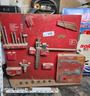 a103- 1950s automatic transmission tool display - Image 1