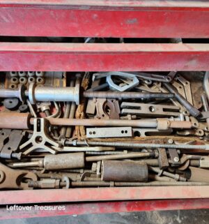 a106- vintage Snap-on 7-drawer rolling tool cabinet with tools and some snap on tools - Image 4