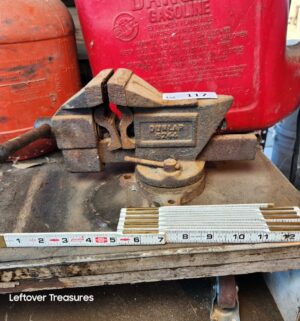 a117- Dunlap 5244 Bench Vise - Image 1