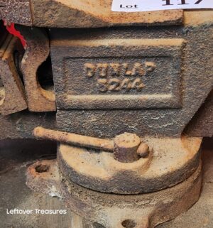 a117- Dunlap 5244 Bench Vise - Image 2