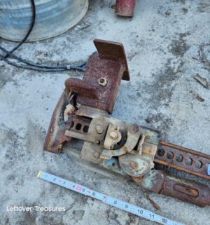 a128- Hi-Lift Jack 48 inch - Image 2