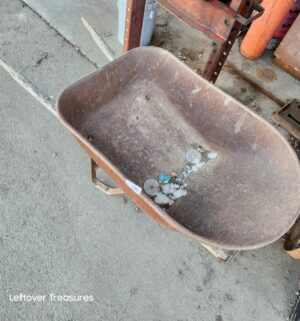 a130- true temper wheelbarrow - Image 2