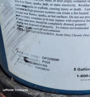a139- Tractor hydraulic fluid 1000. 75% full - Image 2